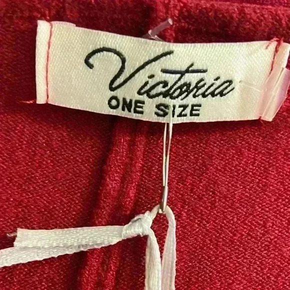 Victoria Collection New York dark red poncho knit silver studded One size NWT - Picture 7 of 10